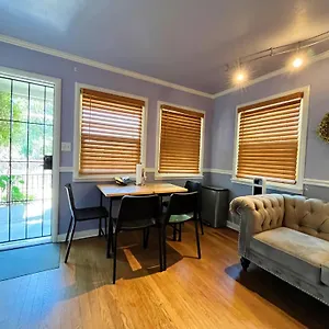  Holiday home Sweet Home With Ample Parking Only 2Mins To Freeway