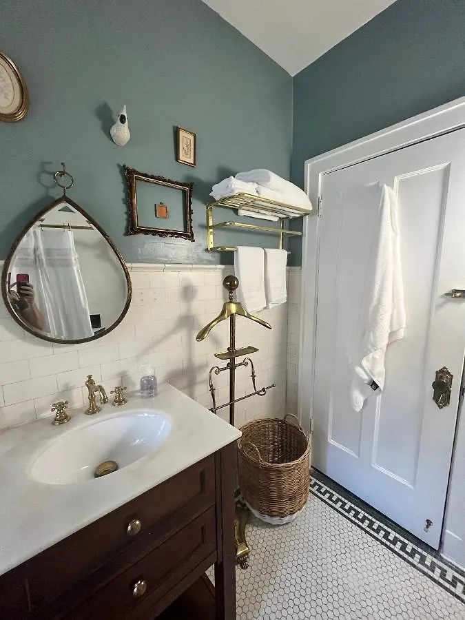 Harbinson House Apartment Sacramento